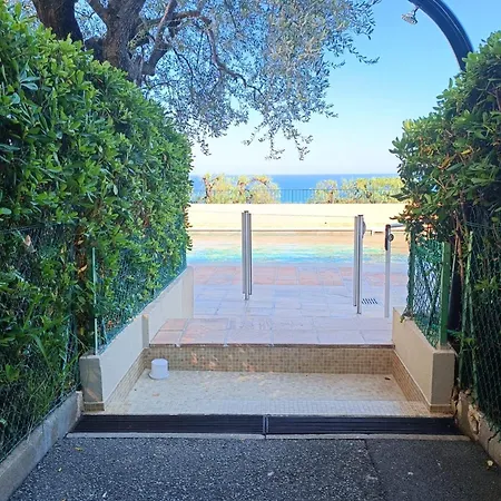 Spacious With Garden And Pool Nice