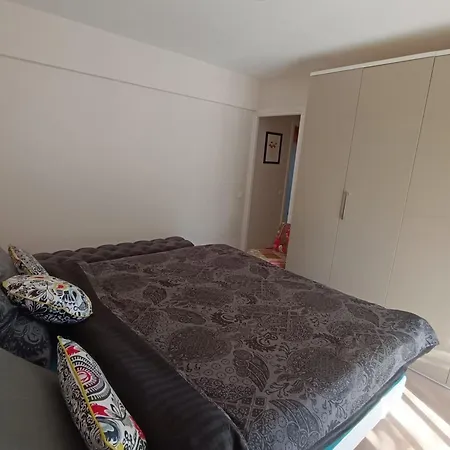 Spacious With Garden And Pool * Nice