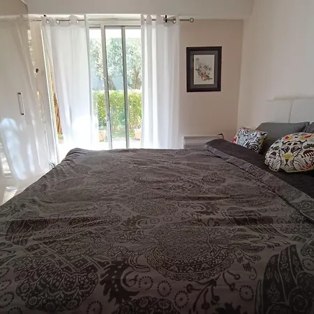Spacious With Garden And Pool *