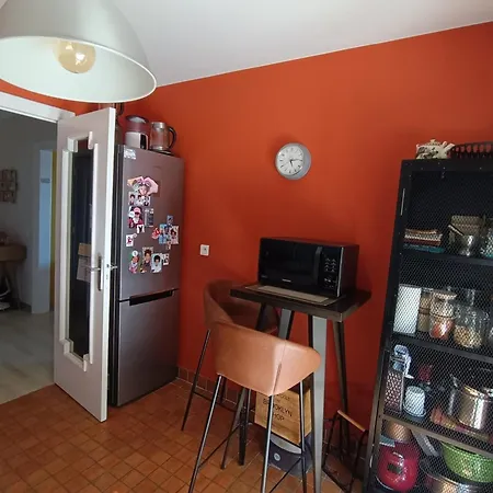 Spacious With Garden And Pool