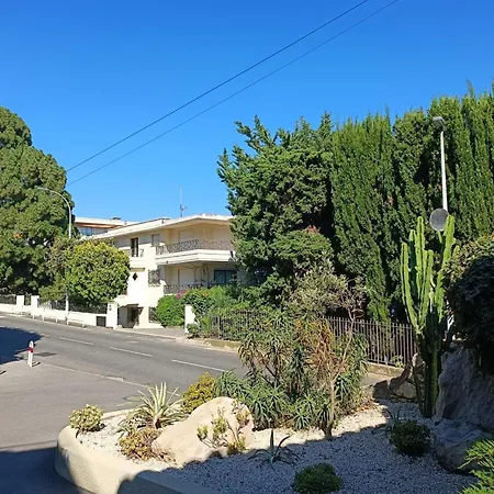 Spacious With Garden And Pool
