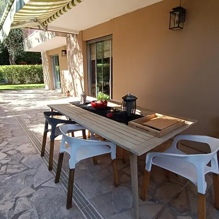 Spacious With Garden And Pool アパート *