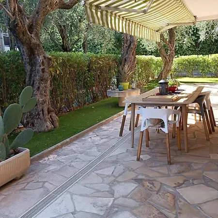 Spacious With Garden And Pool アパート *