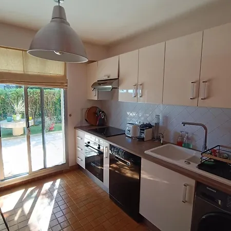 Spacious With Garden And Pool