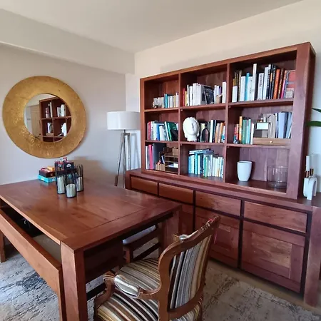 アパート Spacious With Garden And Pool *